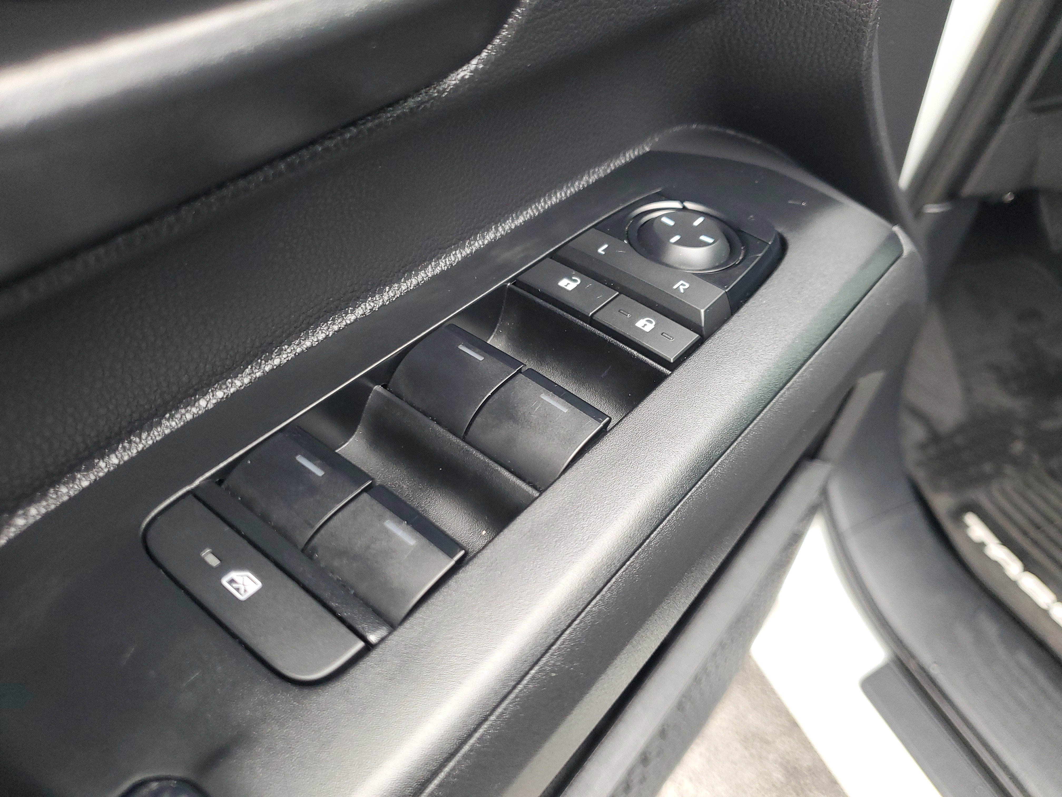 Used 2024 Toyota Tacoma SR image 11