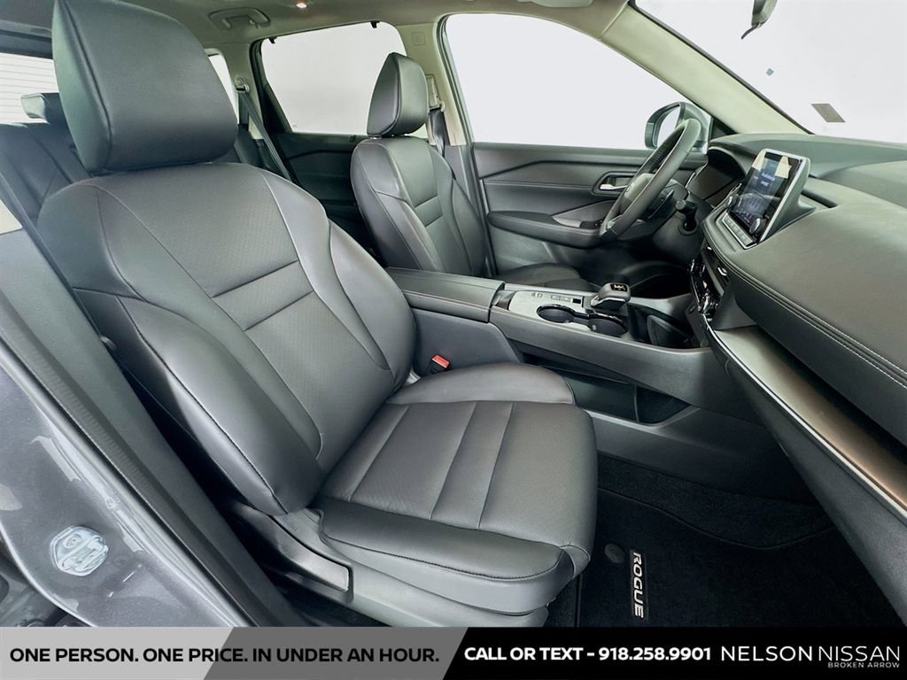 Certified 2025 Nissan Rogue SV w/ SV Premium Package FWD image 28