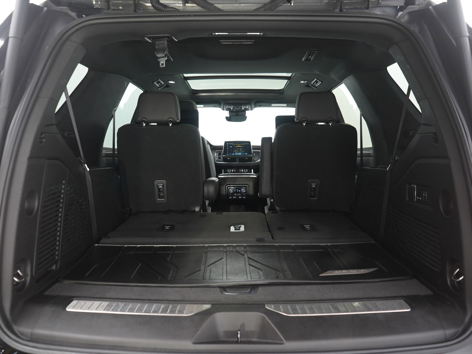 Used 2023 Chevrolet Tahoe Premier image 9