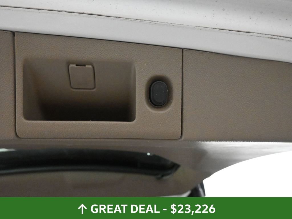 Used 2017 GMC Yukon SLT w/ Premium Edition image 28