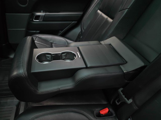 Used 2018 Land Rover Range Rover Sport SE AWD/4WD image 18