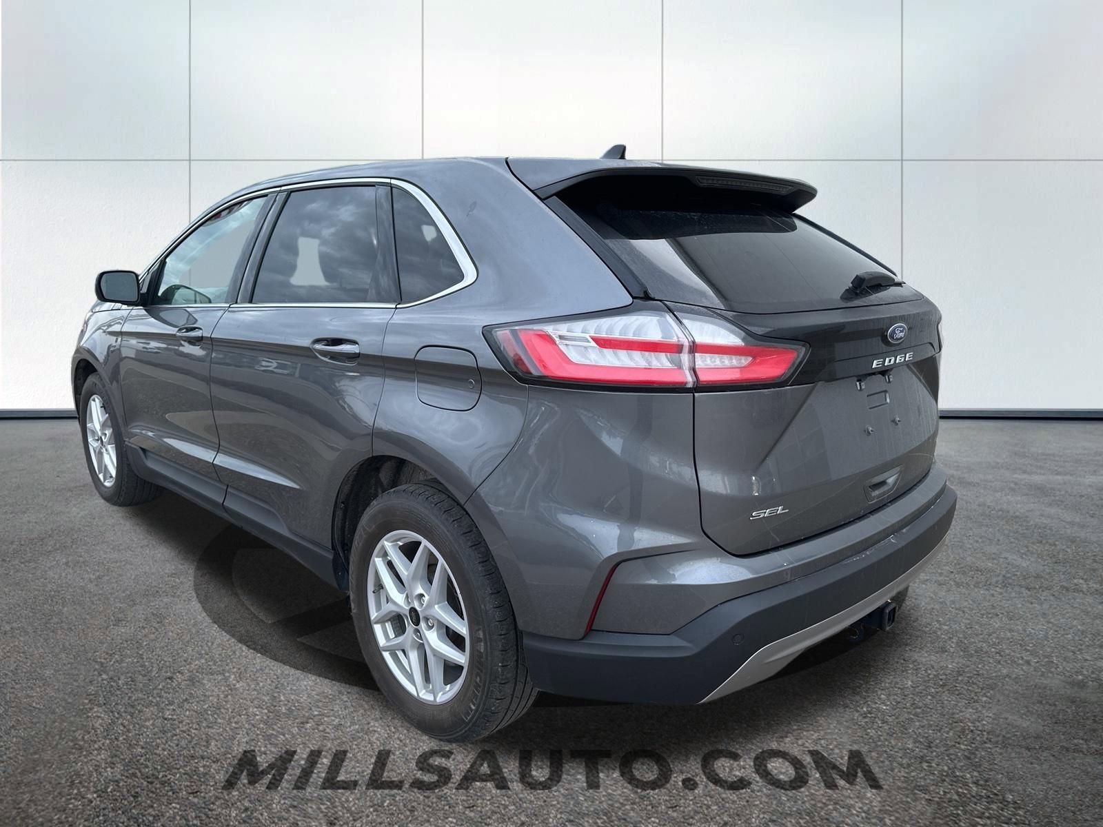 Used 2024 Ford Edge SEL w/ Convenience Package image 4