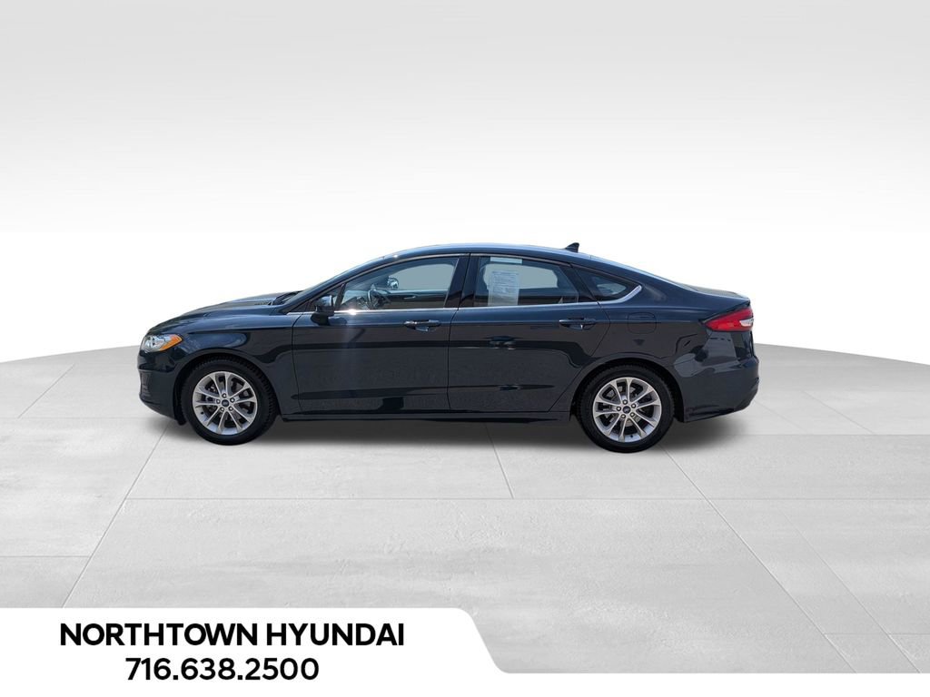 Used 2020 Ford Fusion SE FWD image 2