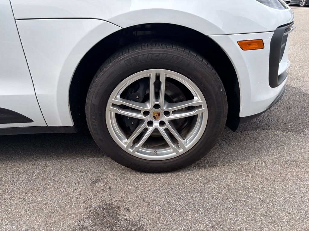 Certified 2023 Porsche Macan AWD/4WD image 38