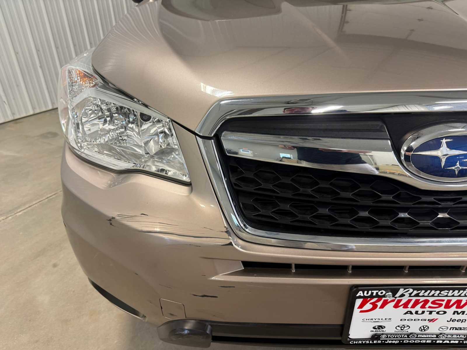 Used 2016 Subaru Forester 2.5i Premium w/ Popular Package #2 AWD/4WD image 4
