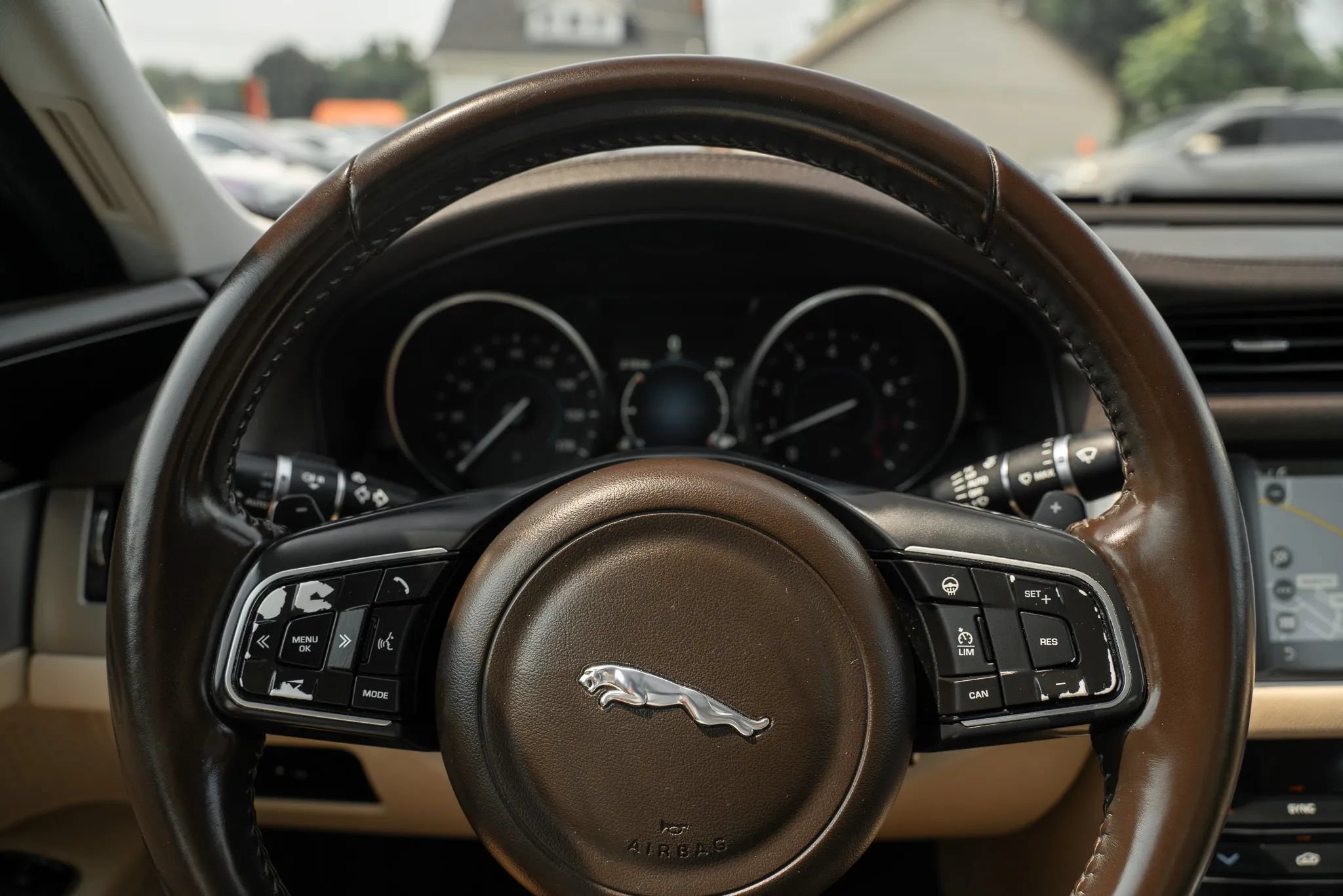 Used 2017 Jaguar XF Premium AWD/4WD image 20