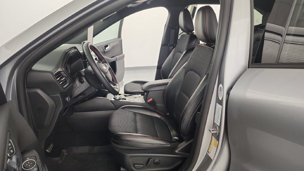Certified 2024 Ford Escape ST-Line AWD/4WD image 15
