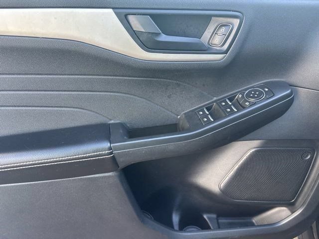 Used 2022 Ford Escape SE FWD image 13