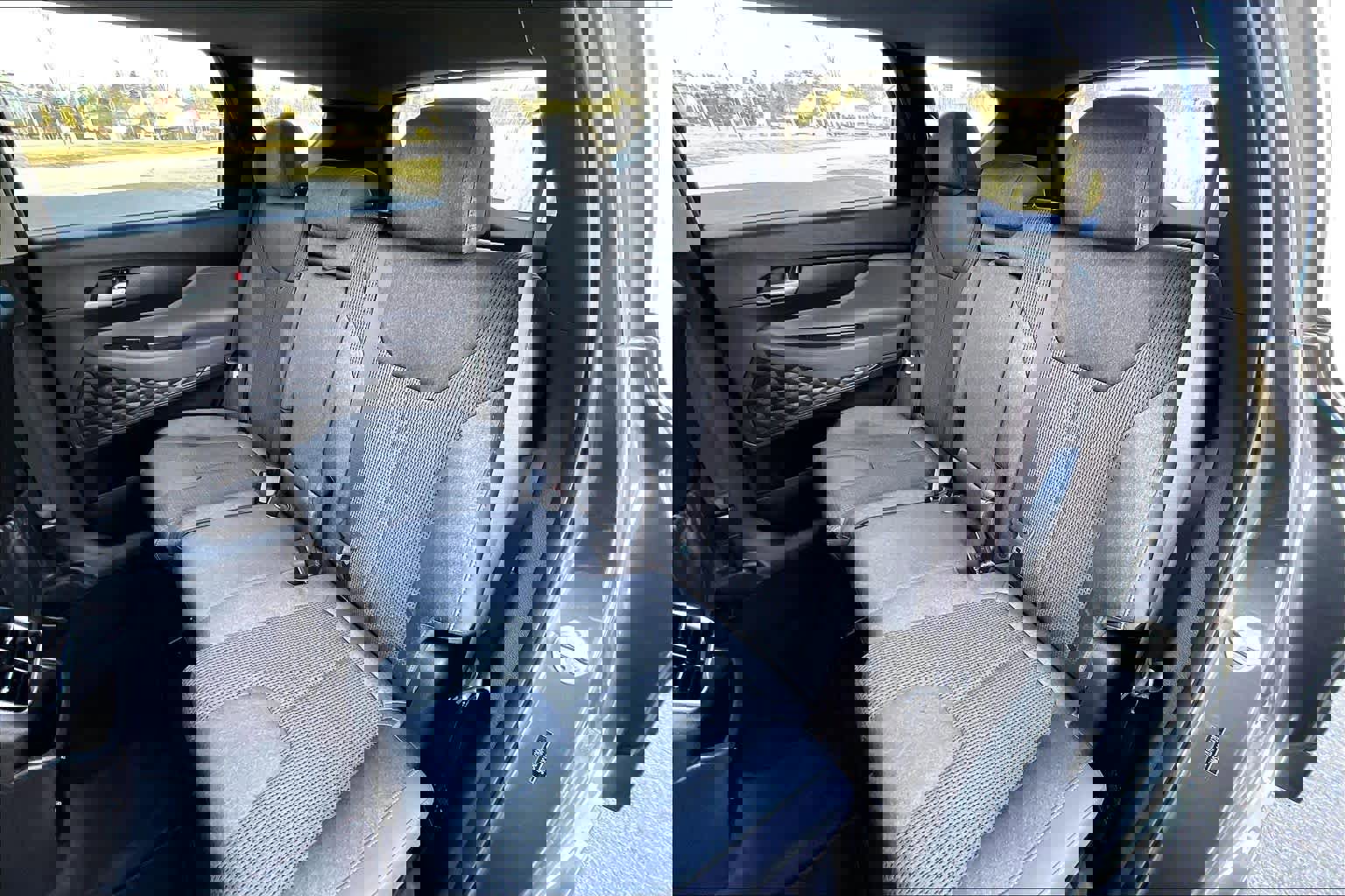 Used 2020 Hyundai Santa Fe SE w/ Cargo Package image 21