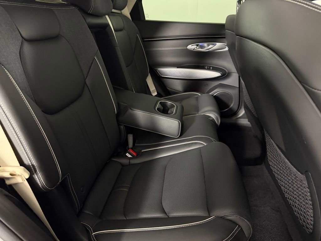 Used 2025 Genesis Electrified GV70 Advanced image 31