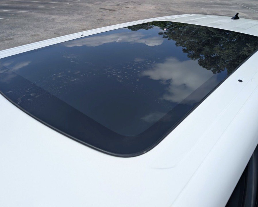 Used 2025 Volkswagen ID. Buzz Pro S Plus RWD image 7