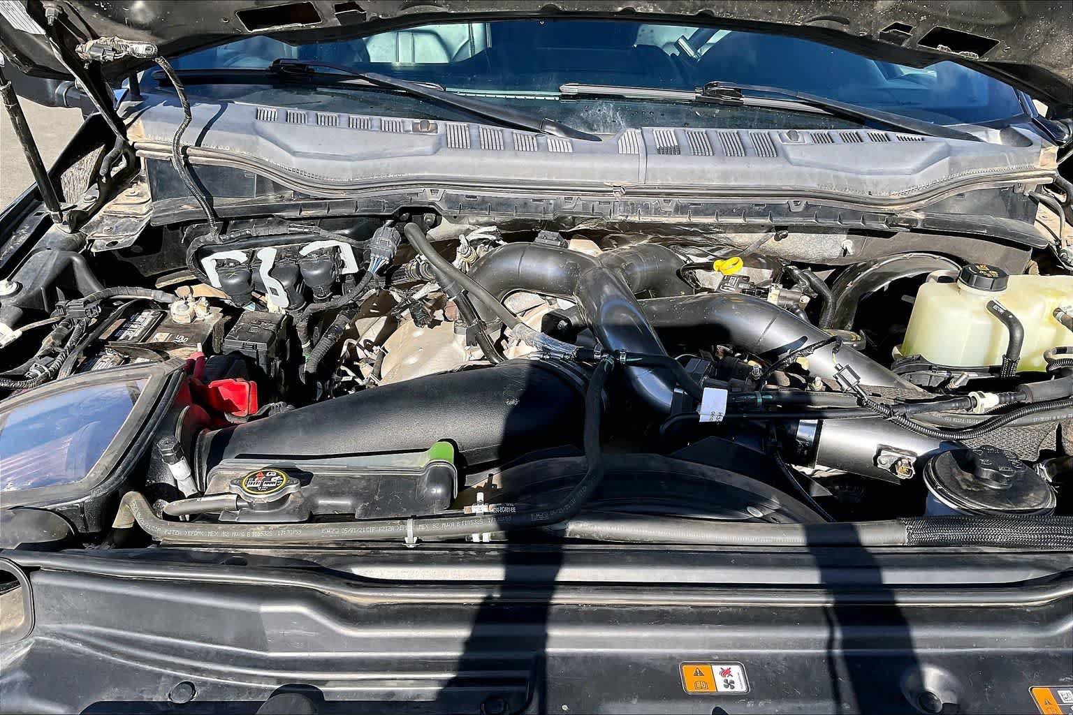Used 2021 Ford F250 Platinum w/ Tremor Off-Road Package AWD/4WD image 9