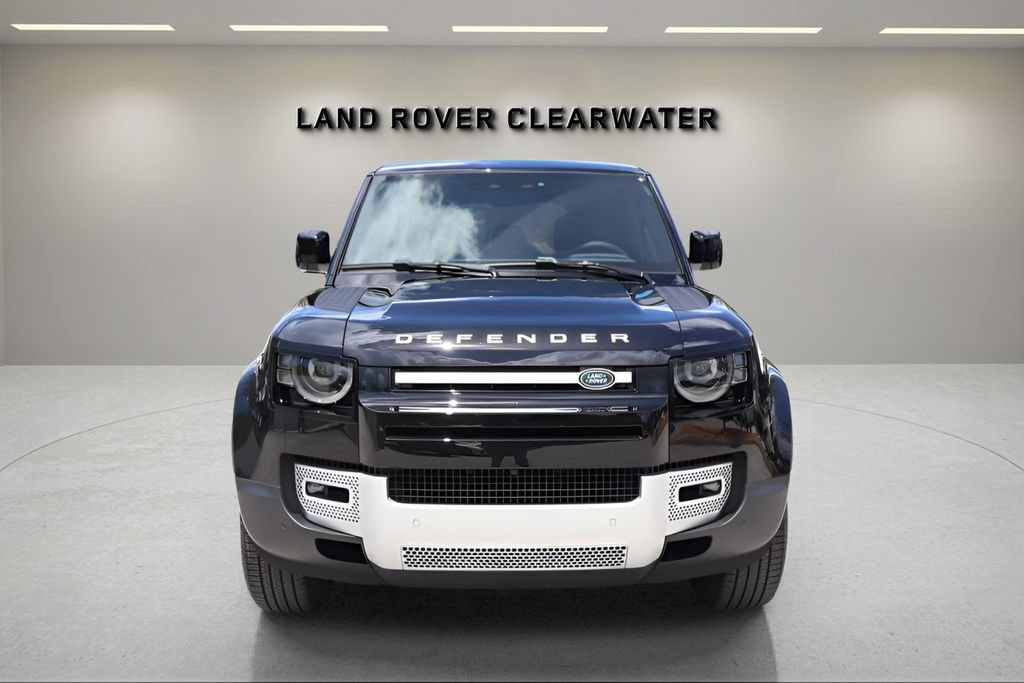 Used 2025 Land Rover Defender 110 S AWD/4WD image 8