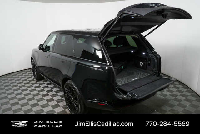 Used 2025 Land Rover Range Rover SE image 32