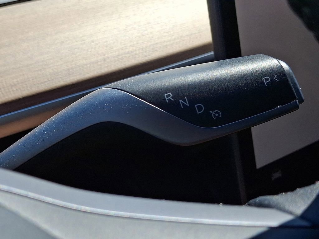 Used 2024 Tesla Model Y Long Range image 12