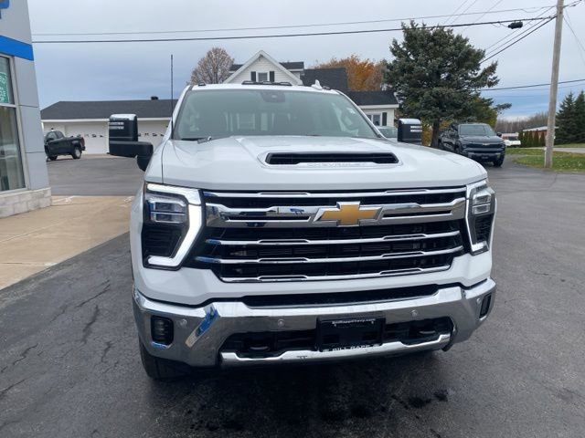 Used 2024 Chevrolet Silverado 3500 LTZ w/ LTZ Plus Package image 6