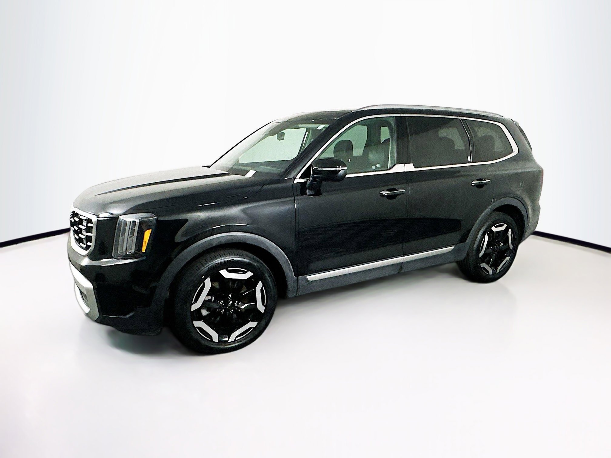 Used 2025 Kia Telluride S image 4