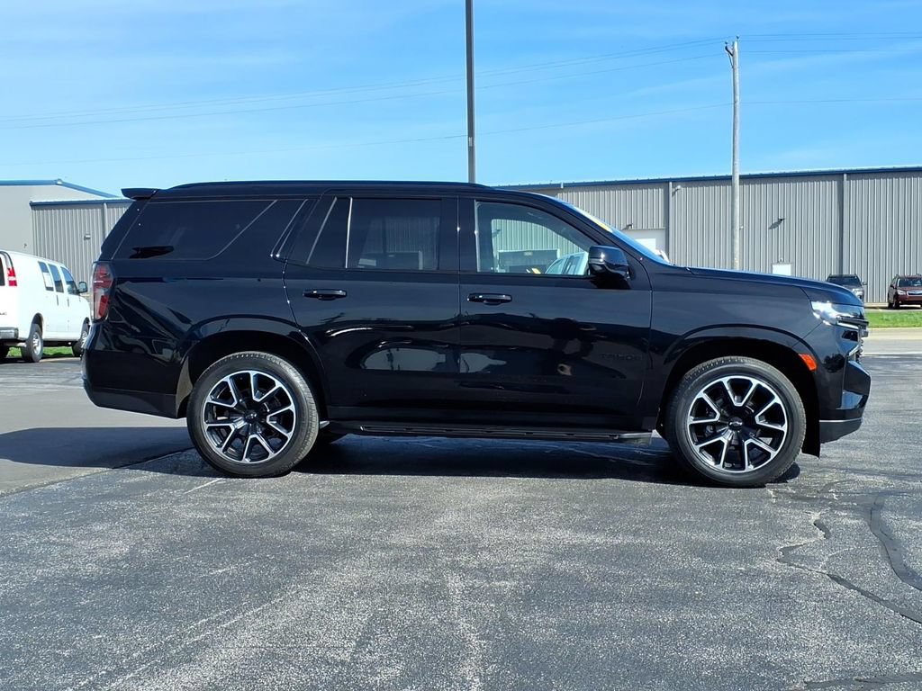 Used 2022 Chevrolet Tahoe RST w/ Luxury Package AWD/4WD image 3