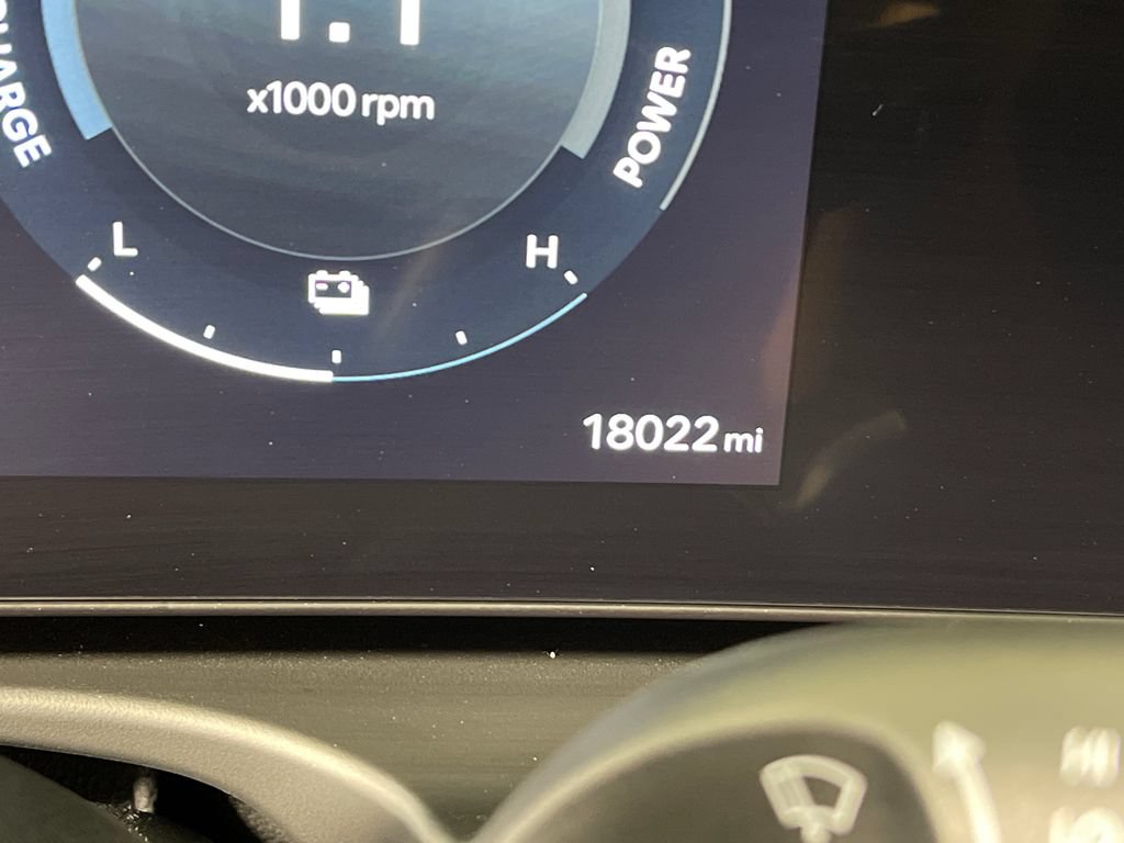 Certified 2025 Hyundai Tucson Limited AWD/4WD image 21