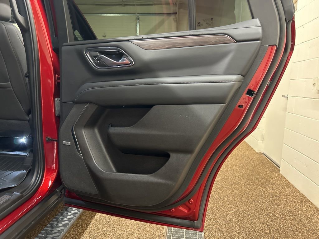 Used 2022 Chevrolet Tahoe Z71 w/ Luxury Package image 15