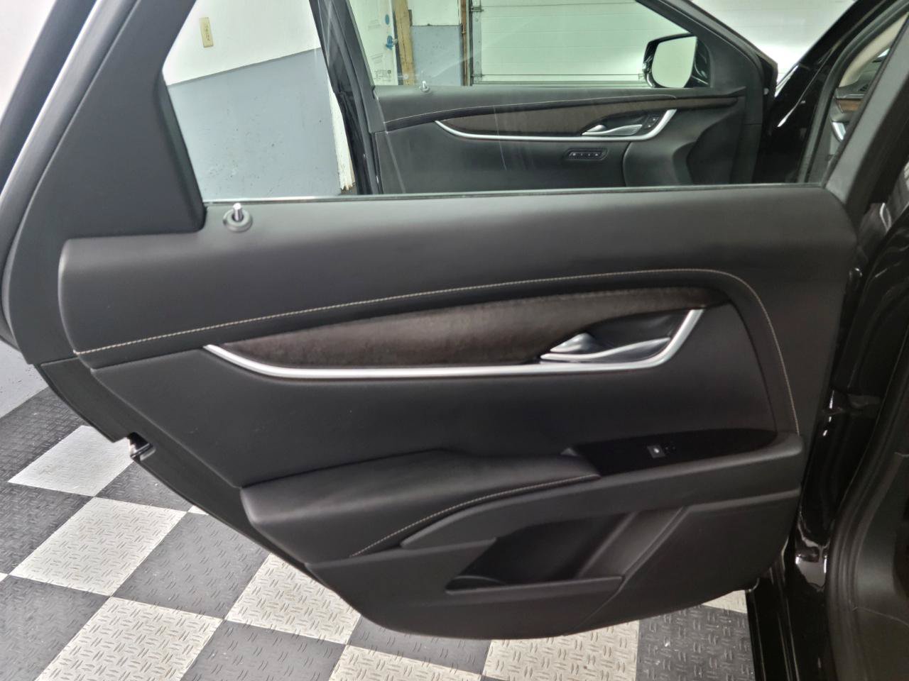 Used 2018 Cadillac XTS Luxury FWD image 14
