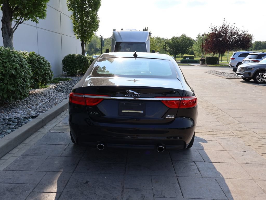 Used 2016 Jaguar XF Prestige AWD/4WD image 7