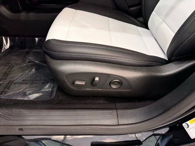 New 2026 Chevrolet Equinox EV LT AWD/4WD image 12