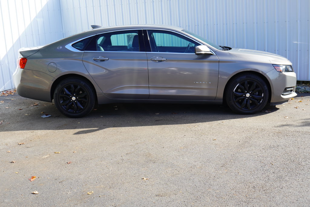 Used 2019 Chevrolet Impala LT FWD image 2