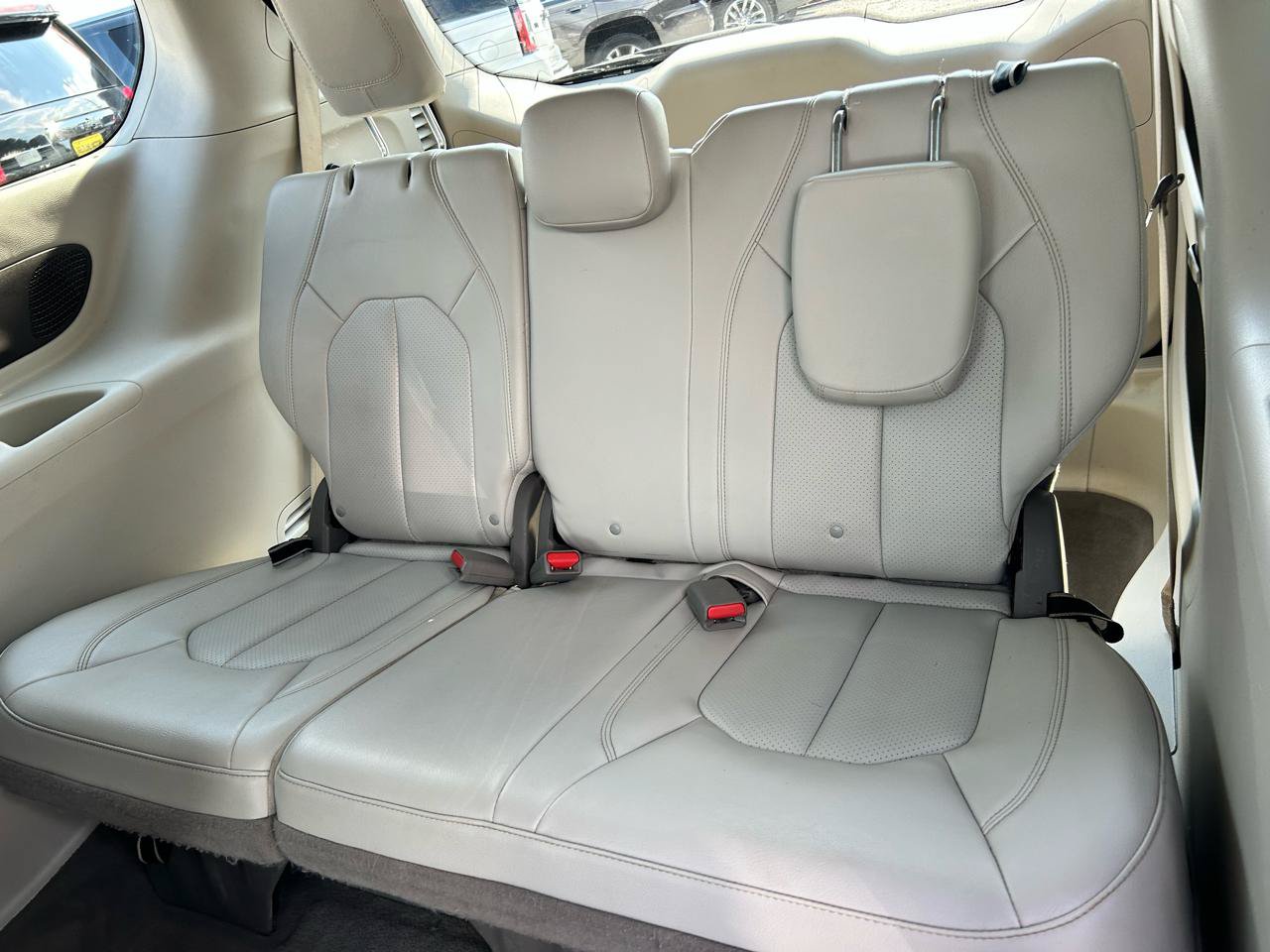 Used 2021 Chrysler Pacifica Touring-L w/ Premium & Safety Sphere Group FWD image 13