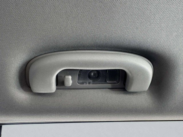 Used 2023 GMC Terrain SLE w/ Driver Convenience Package image 43