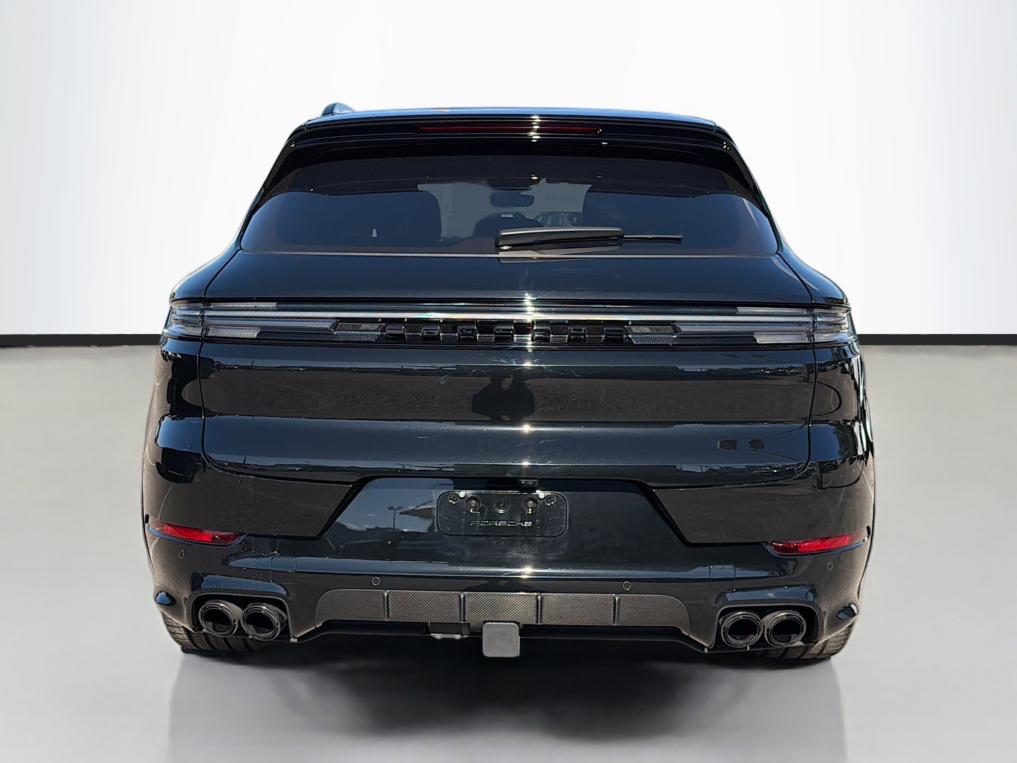 Used 2024 Porsche Cayenne Turbo image 4