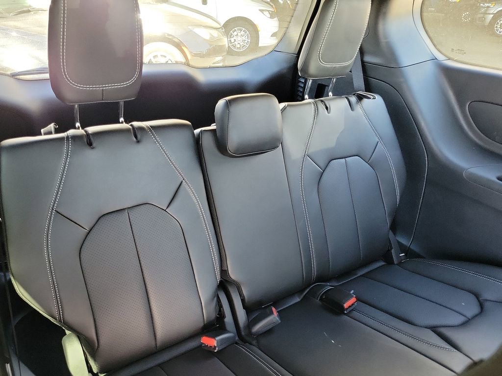 New 2025 Chrysler Voyager LX image 12