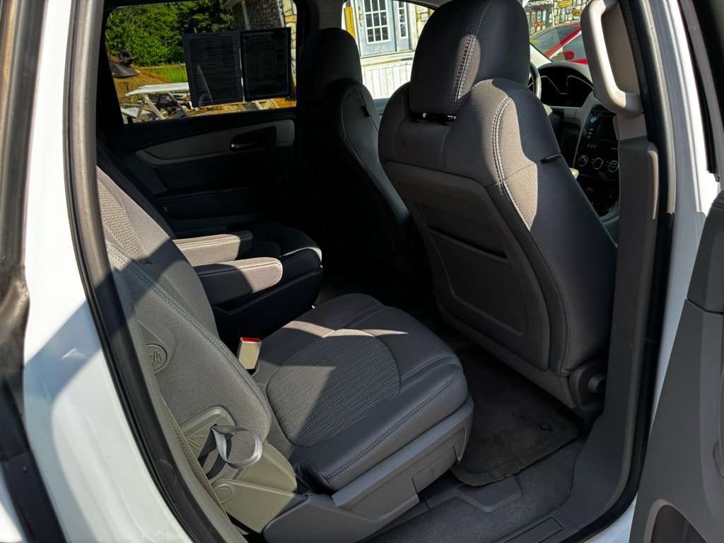 Used 2016 Chevrolet Traverse LT w/ Style and Technology Package image 23