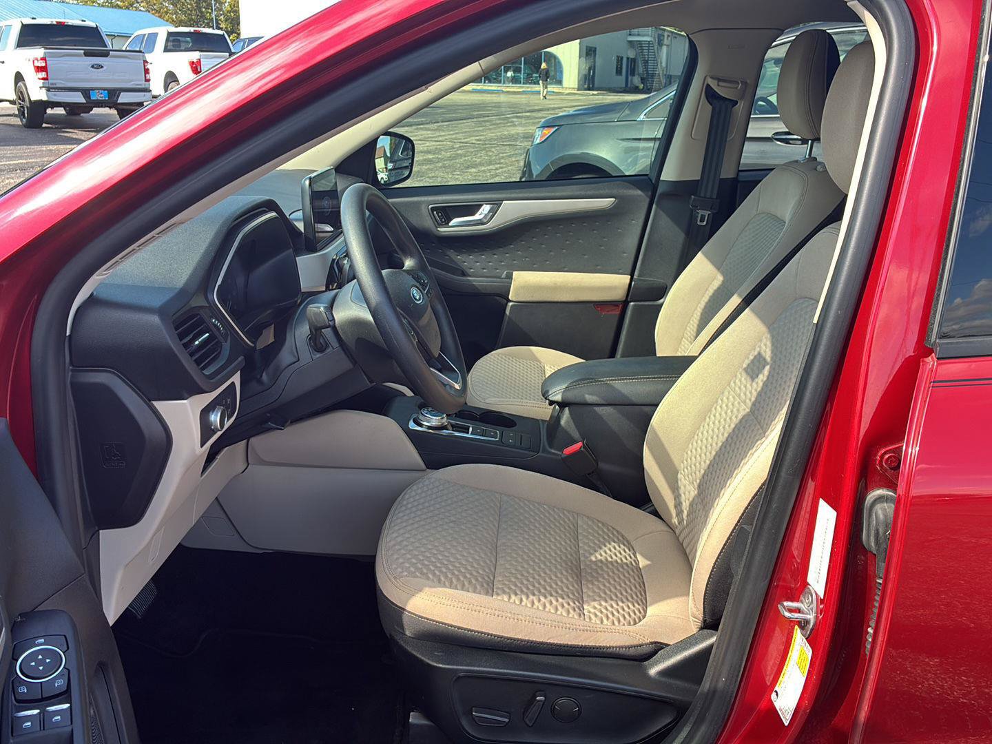 Used 2020 Ford Escape SE FWD image 8