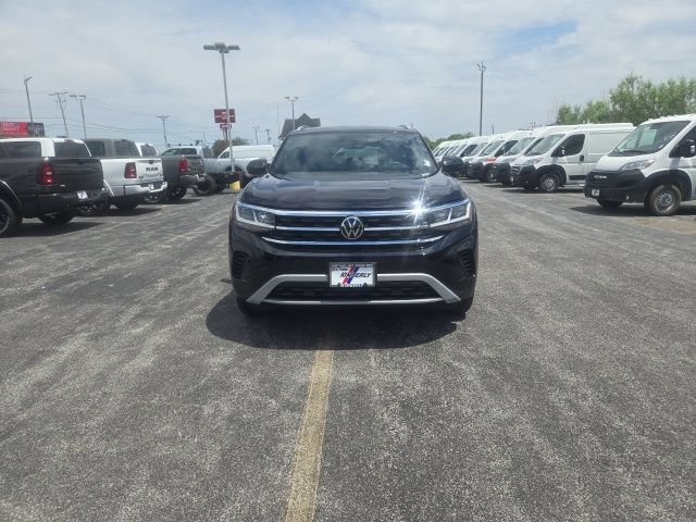 Used 2023 Volkswagen Atlas Cross Sport SE w/ Black Wheel Package AWD/4WD image 3