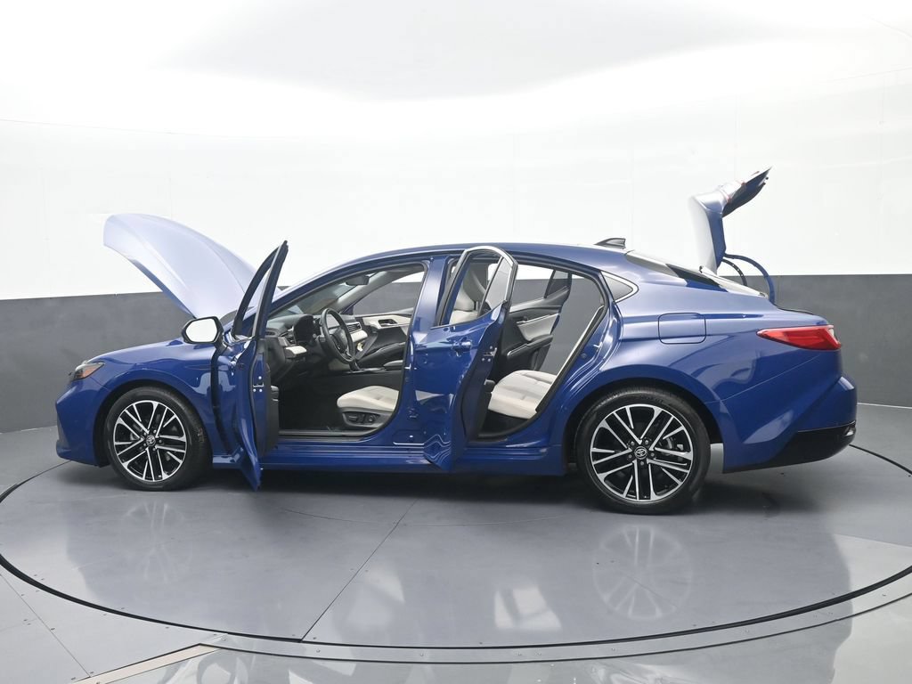 Used 2025 Toyota Camry XLE FWD image 72