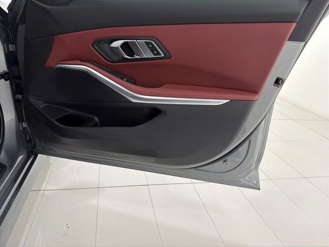 Certified 2023 BMW 330i xDrive Sedan w/ Premium Package AWD/4WD image 18