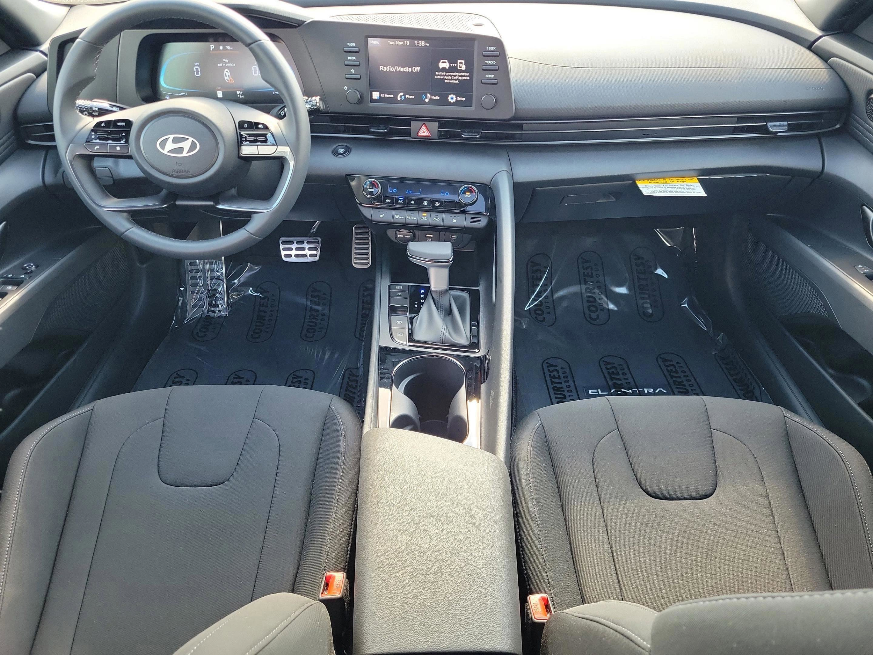 New 2026 Hyundai Elantra SEL Sport Premium FWD image 9