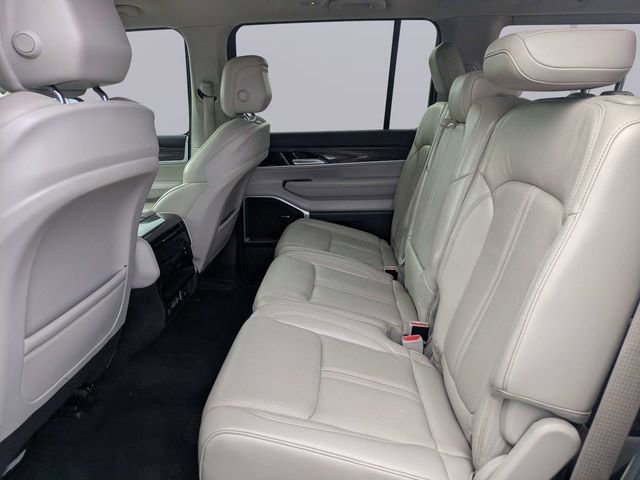 Used 2022 Jeep Wagoneer Series II RWD image 14