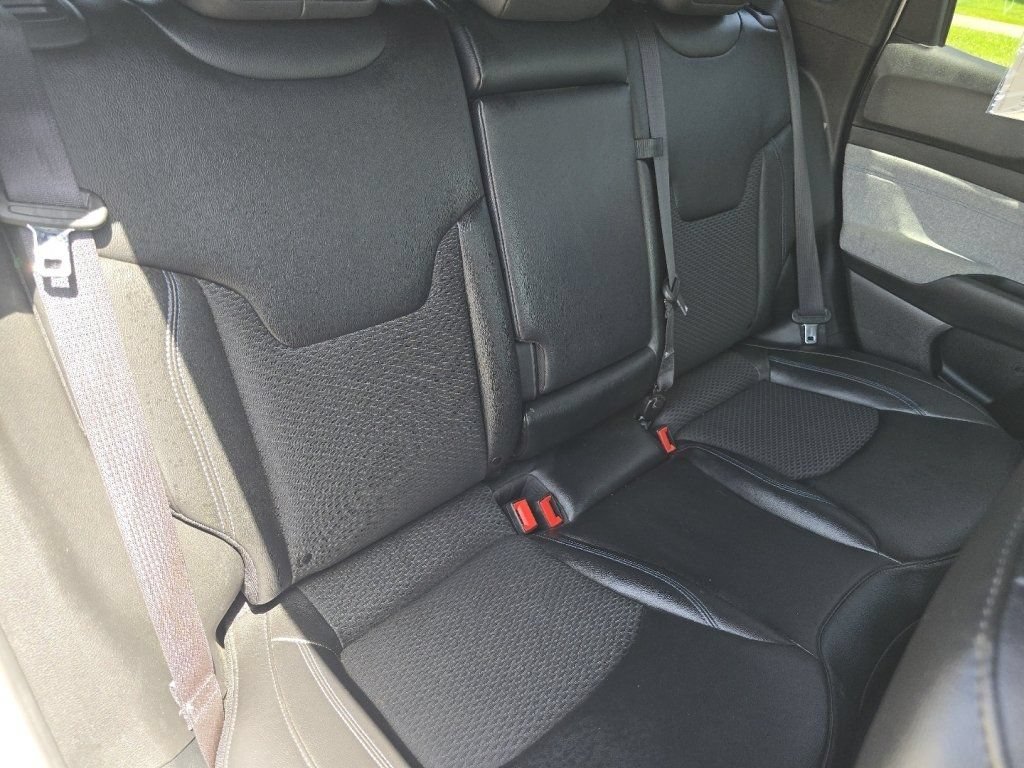 Used 2024 Jeep Compass Latitude AWD/4WD image 19