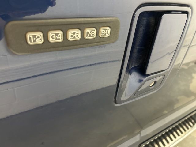 Used 2010 Ford F250 Lariat AWD/4WD image 4