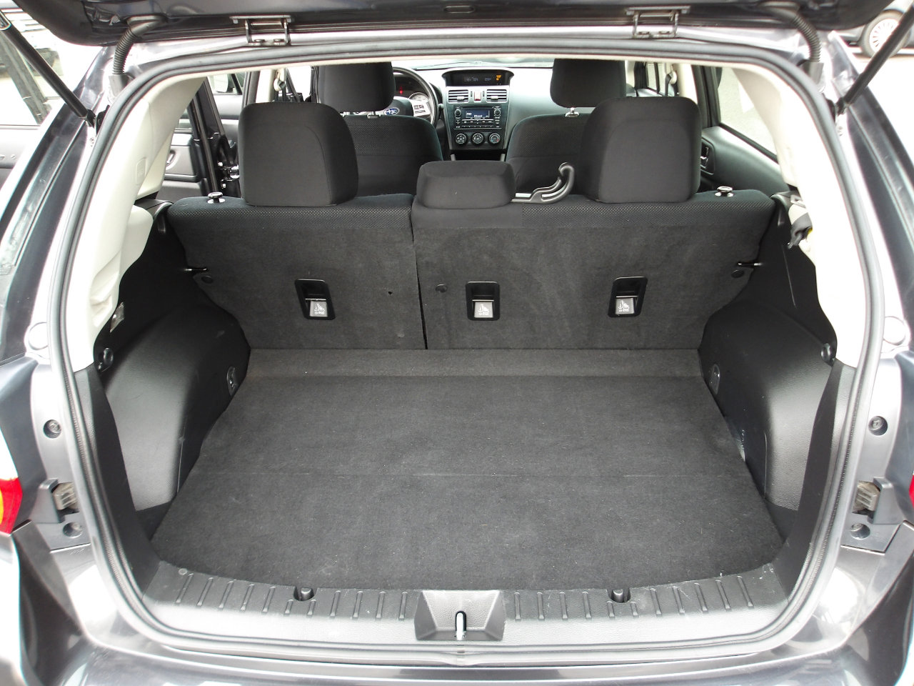 Used 2014 Subaru Impreza 2.0i Premium w/ All-Weather Package w/CVT image 11