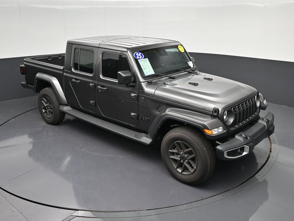 Used 2025 Jeep Gladiator Sport AWD/4WD image 21