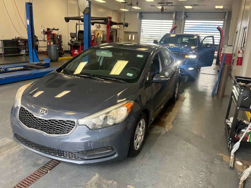 Used 2015 Kia Forte LX w/ Popular Package FWD image 2