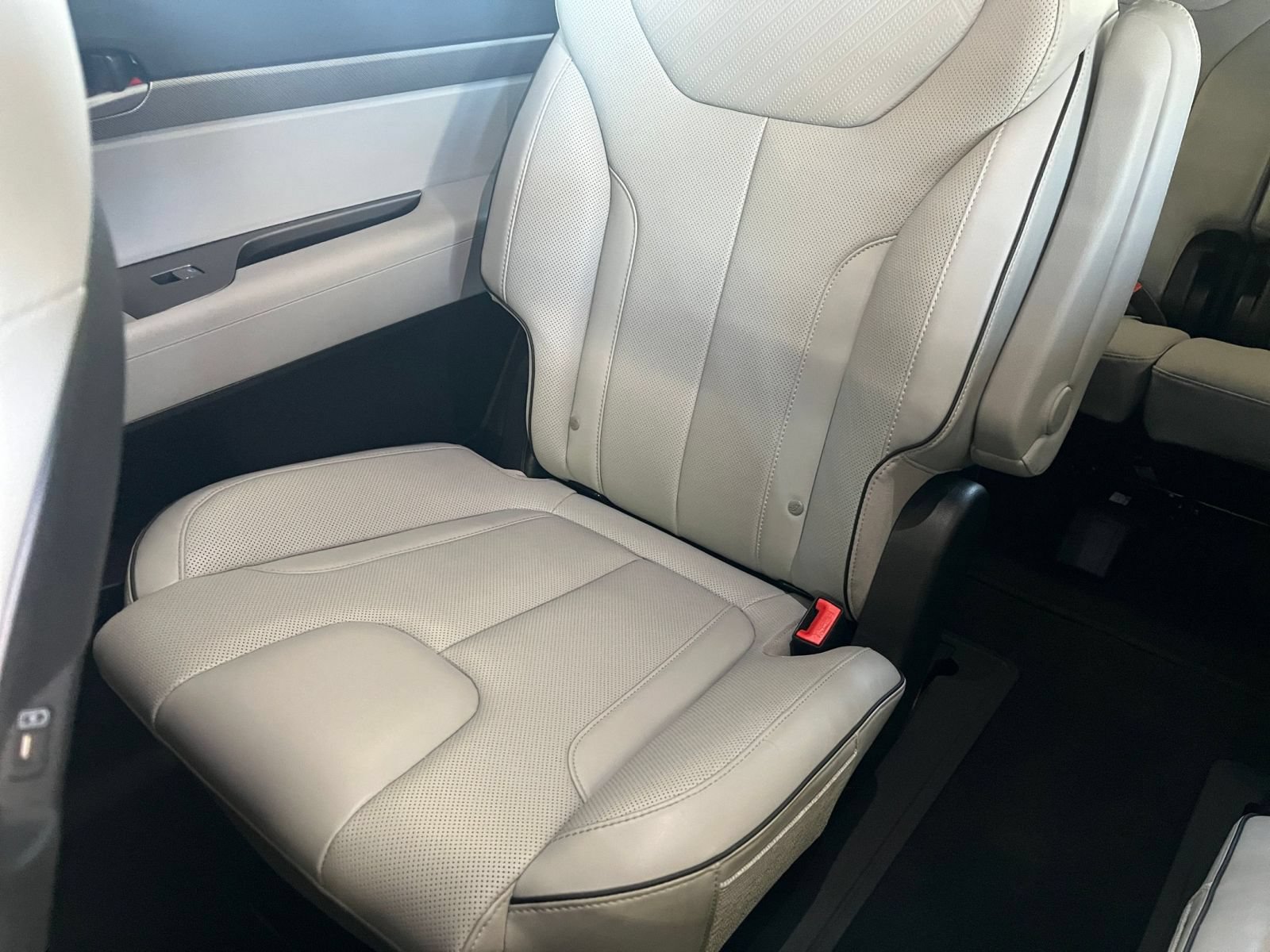 Used 2025 Hyundai Palisade SEL FWD image 42