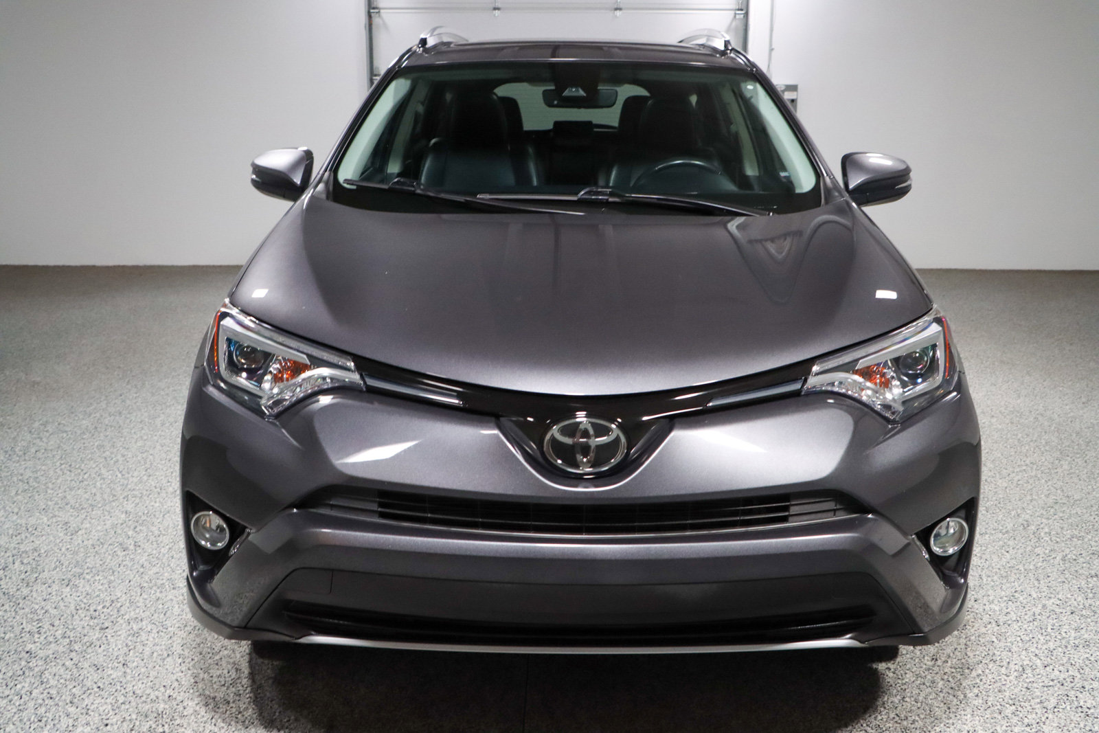 Used 2018 Toyota RAV4 Limited FWD image 4