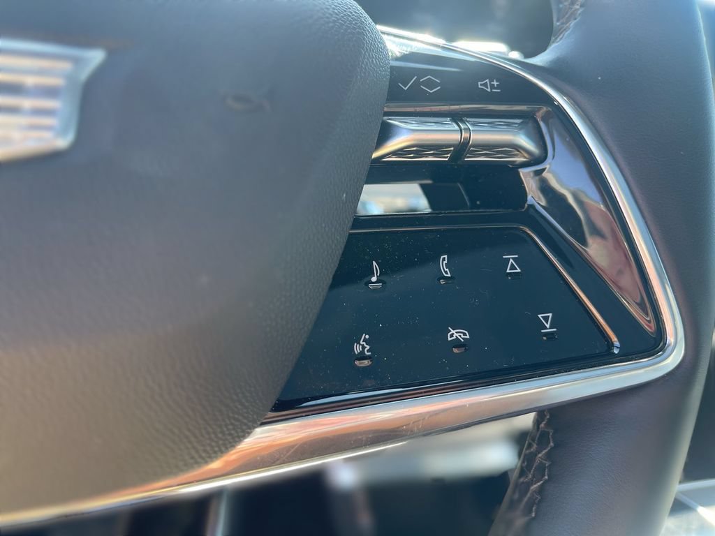 Certified 2024 Cadillac Lyriq Luxury AWD/4WD image 13