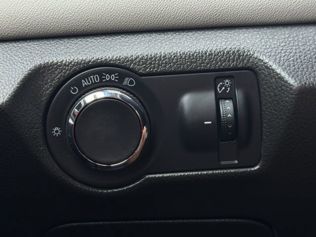 Used 2014 Chevrolet Cruze LS FWD image 25