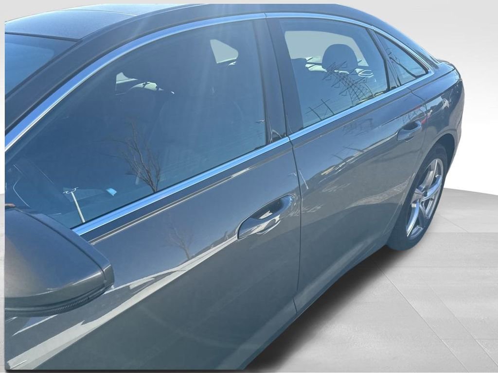 Used 2024 Audi A6 Premium Plus image 3