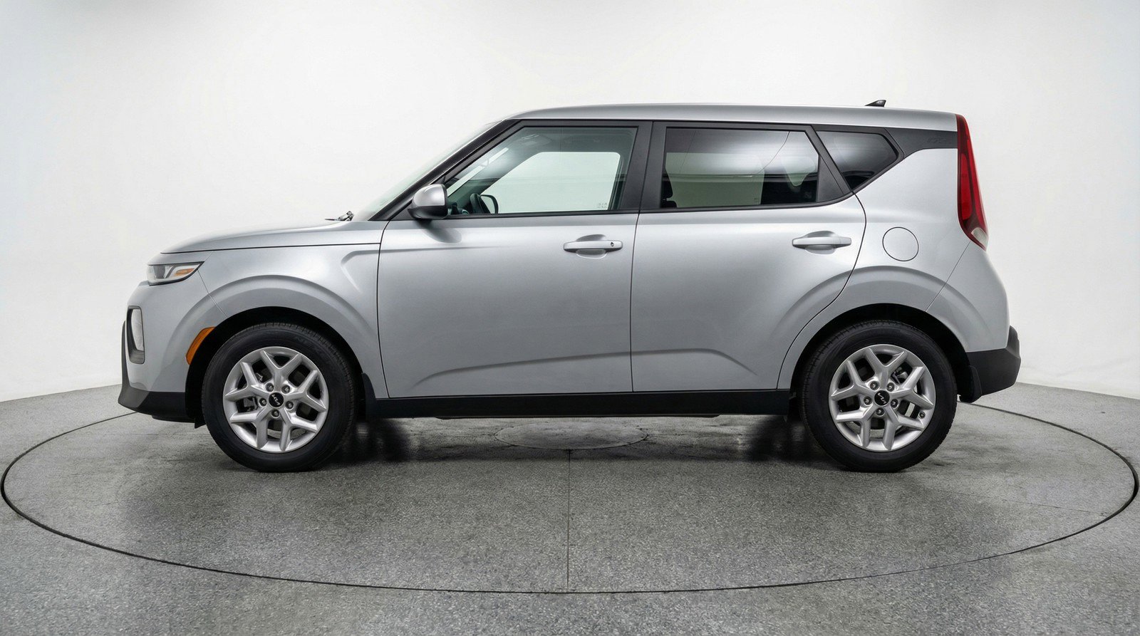 Used 2025 Kia Soul LX w/ LX Technology Package image 5
